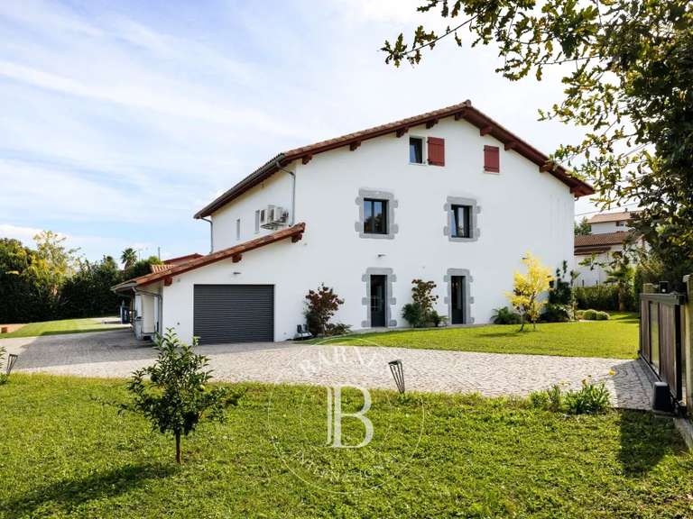 Maison Larressore - 5 chambres - 390m²
