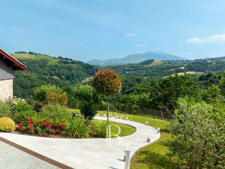 Maison Hasparren - 5 chambres - 338m²