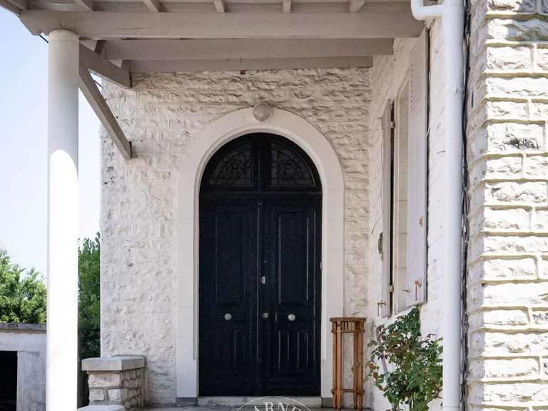 House Bayonne - 9 bedrooms - 273m²