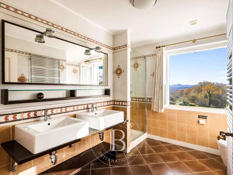 Maison Arcangues - 6 chambres - 312m²