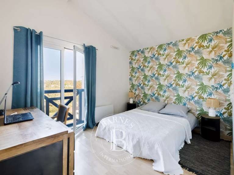 Maison Bassussarry - 4 chambres - 169m²