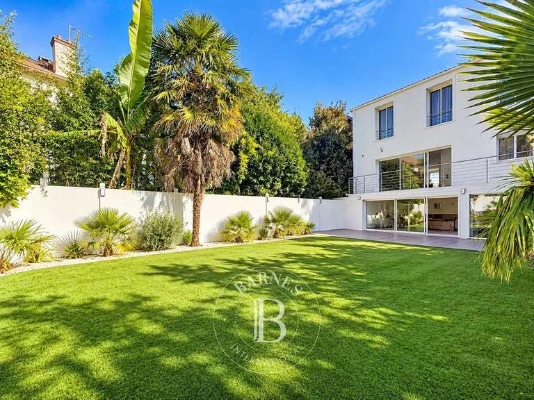 Maison Nogent-sur-Marne - 6 chambres - 240m²