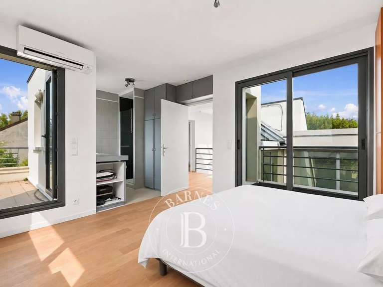 Maison Saint-Maur-des-Fossés - 5 chambres - 320m²