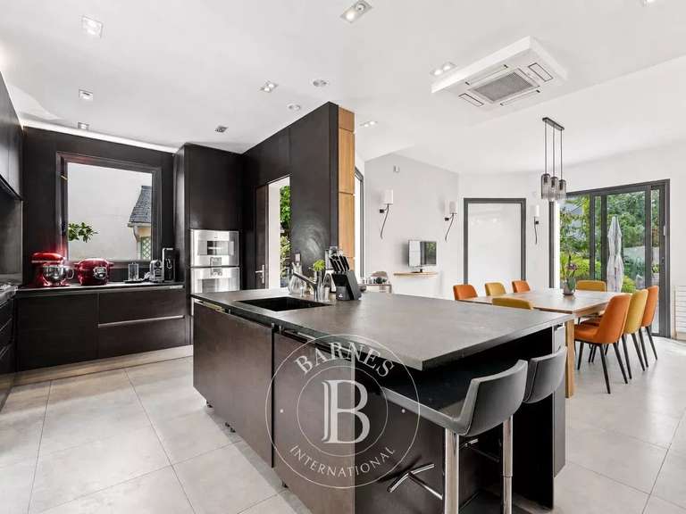 Maison Saint-Maur-des-Fossés - 5 chambres - 320m²