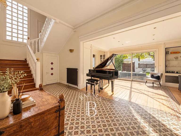 Maison Le Perreux-sur-Marne - 6 chambres - 323m²