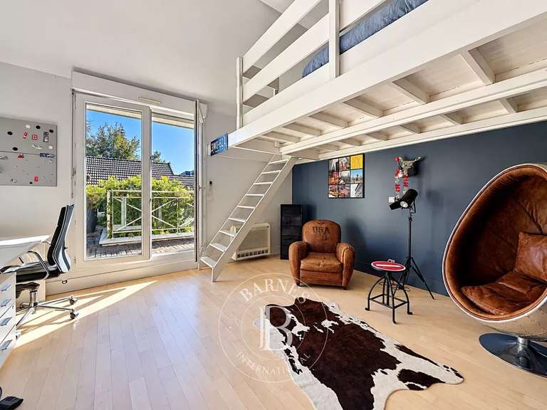 Maison Nogent-sur-Marne - 5 chambres - 263m²