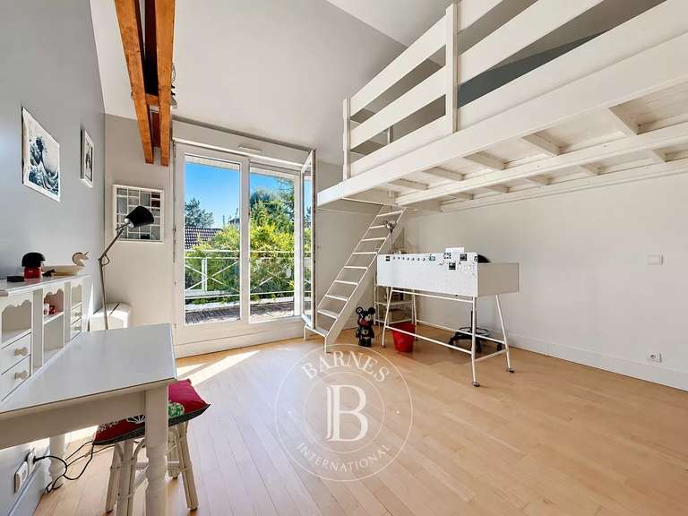 Maison Nogent-sur-Marne - 5 chambres - 263m²
