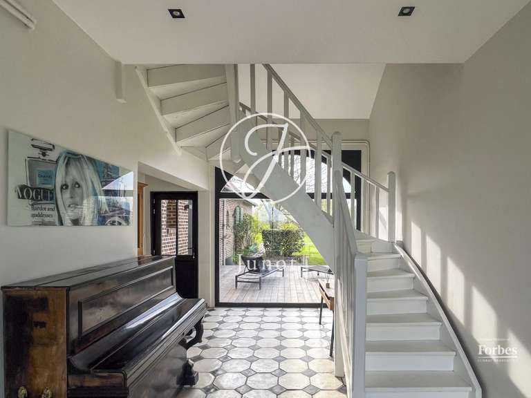 Maison Quesnoy-sur-Deûle - 5 chambres - 310m²