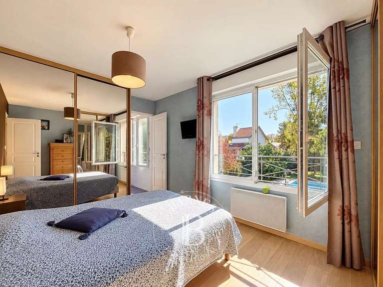 Maison Le Perreux-sur-Marne - 5 chambres - 230m²