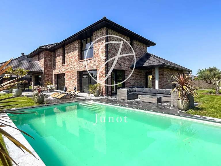 Maison Mérignies - 3 chambres - 283m²