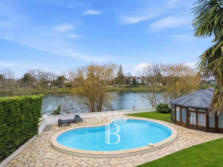 Maison Saint-Maur-des-Fossés - 5 chambres - 245m²