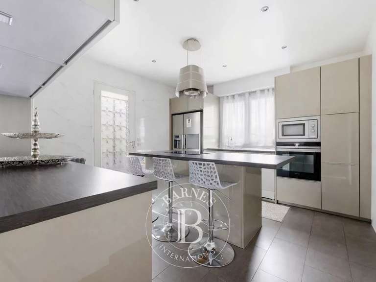 Maison Saint-Maur-des-Fossés - 5 chambres - 245m²