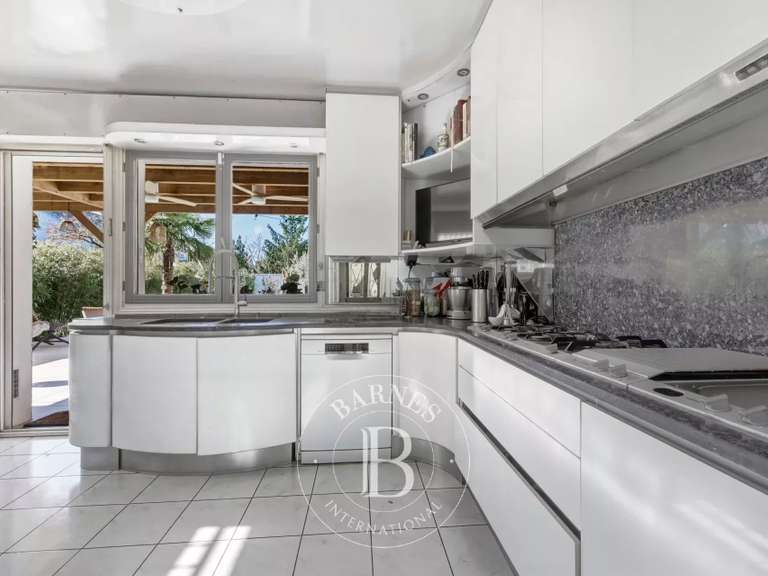 Maison Maisons-Alfort - 4 chambres - 242m²