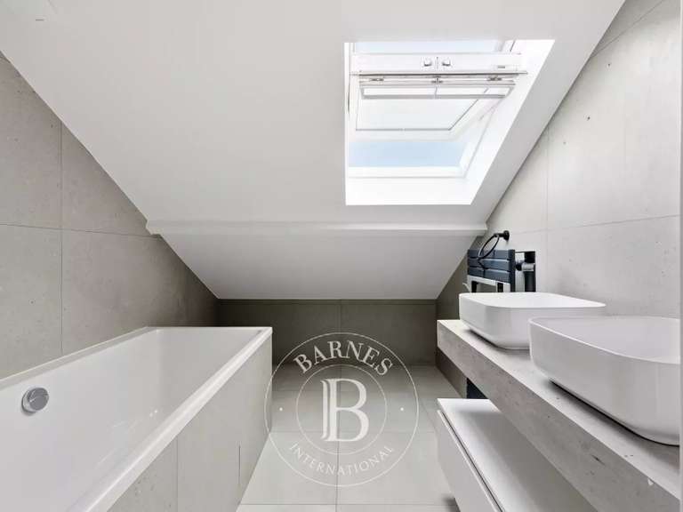 Maison Nogent-sur-Marne - 6 chambres - 340m²