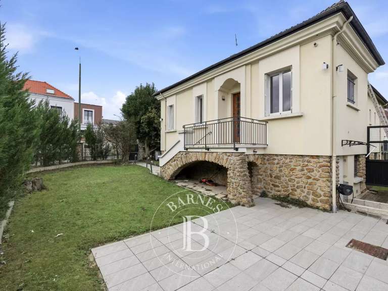 Maison Nogent-sur-Marne - 6 chambres - 340m²