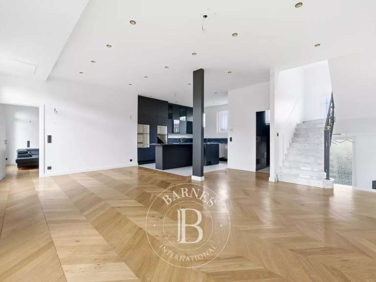 Maison Nogent-sur-Marne - 6 chambres - 340m²