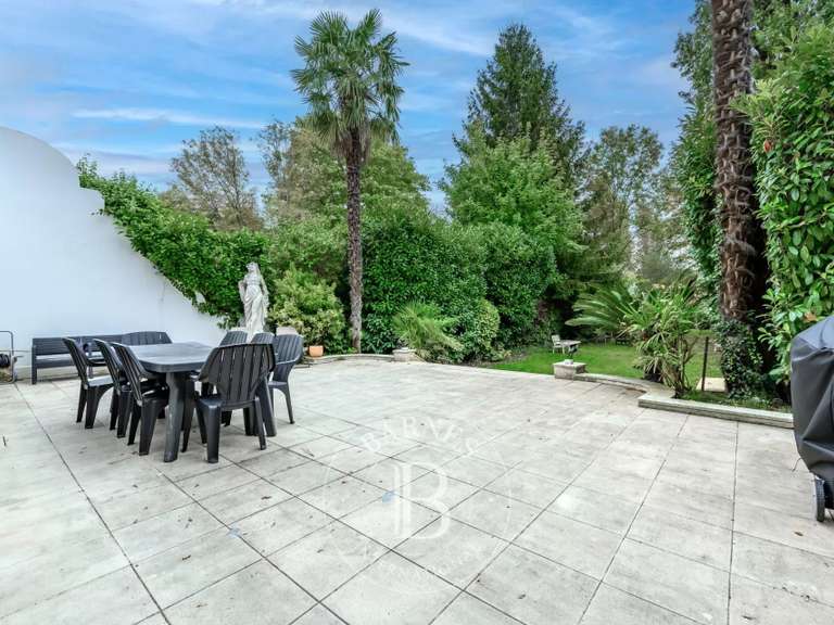 Maison Nogent-sur-Marne - 4 chambres - 280m²