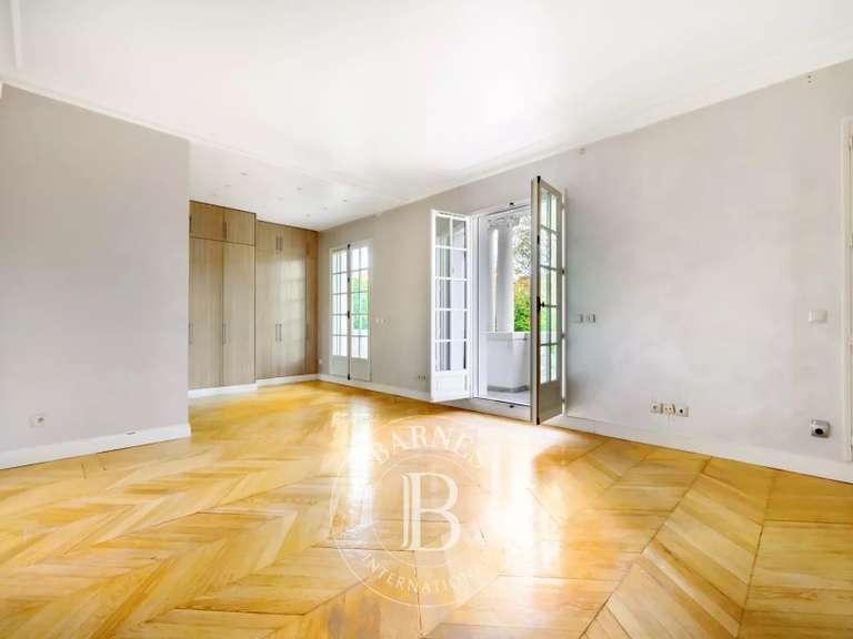 Maison Saint-Maur-des-Fossés - 3 chambres - 610m²