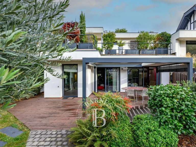 Maison Saint-Maur-des-Fossés - 5 chambres - 235m²