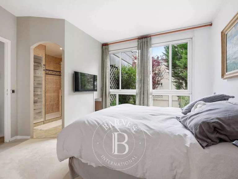 Maison Nogent-sur-Marne - 2 chambres - 150m²
