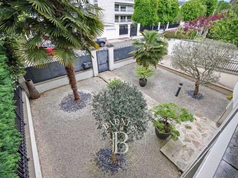 Maison Nogent-sur-Marne - 2 chambres - 150m²