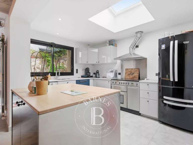 Maison Saint-Maur-des-Fossés - 4 chambres - 306m²
