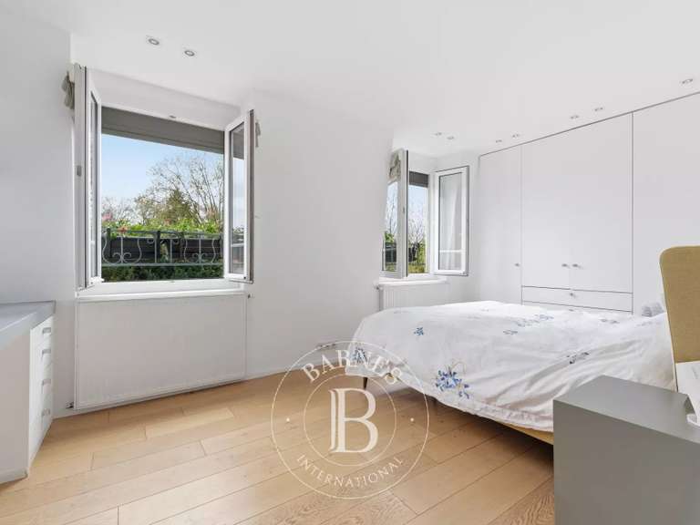 Maison Fontenay-sous-Bois - 6 chambres - 380m²