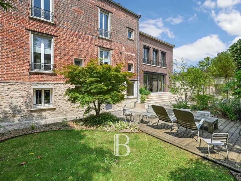 Maison Maisons-Alfort - 5 chambres - 267m²