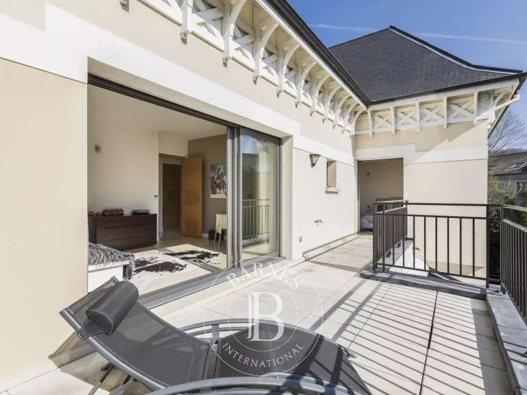 Maison Saint-Maur-des-Fossés - 5 chambres - 298m²