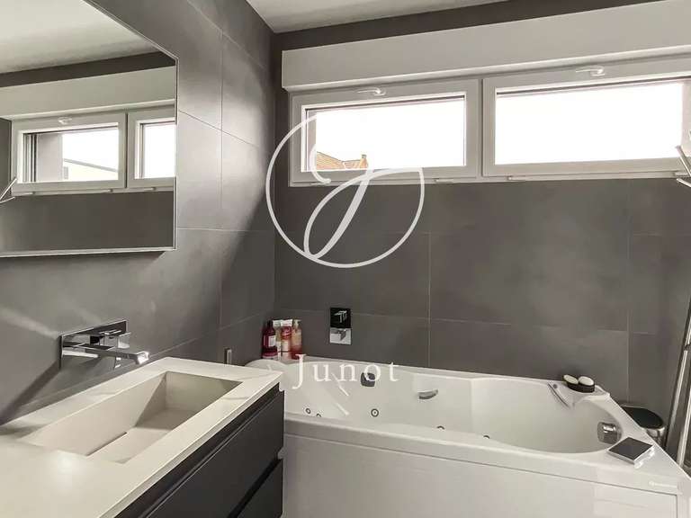 Maison Cysoing - 5 chambres - 386m²