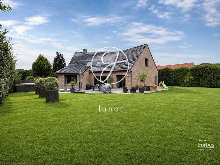 Maison Camphin-en-Pévèle - 6 chambres - 212m²