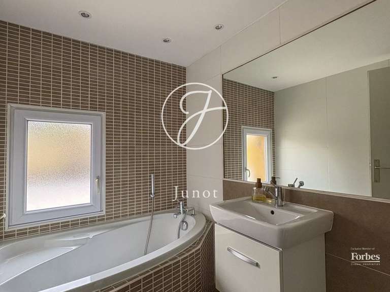 Maison Villeneuve-d'Ascq - 3 chambres - 108m²