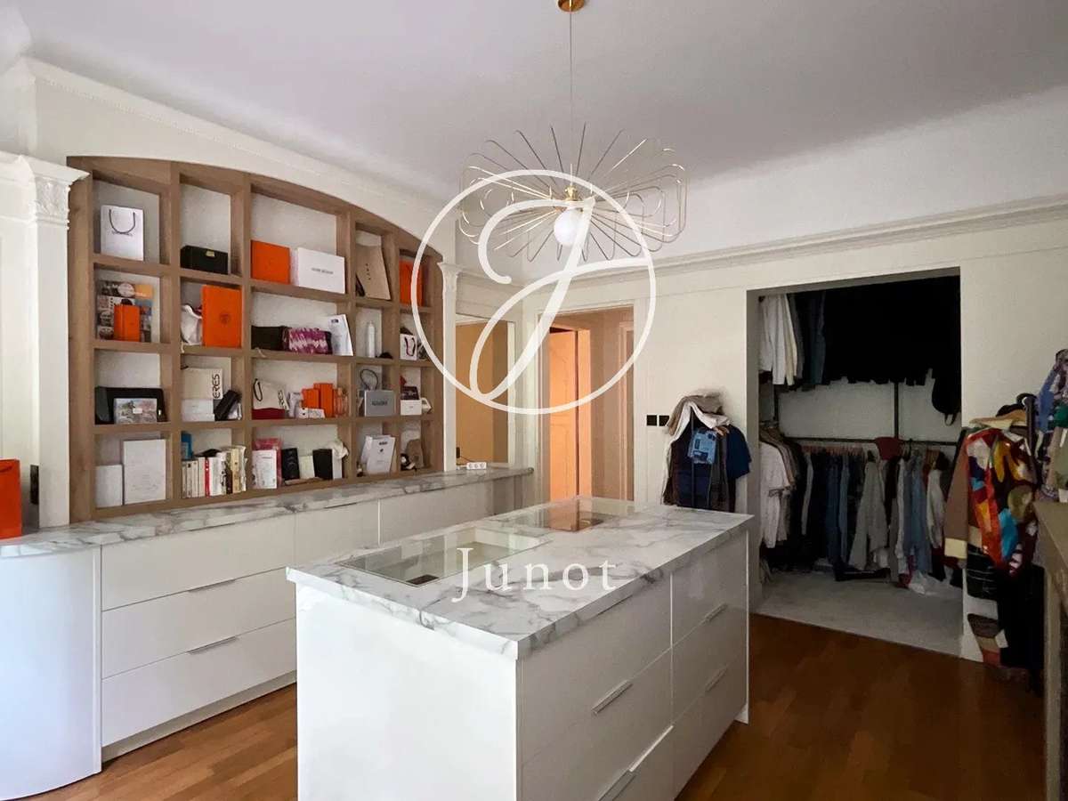 House Roubaix