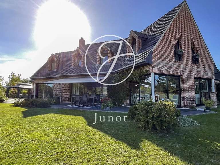 House Mérignies - 5 bedrooms - 271m²