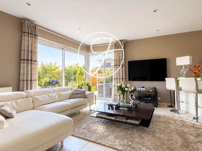 House Mérignies - 5 bedrooms - 271m²