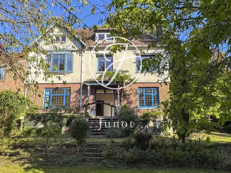 Maison Mons-en-Baroeul - 9 chambres - 285m²