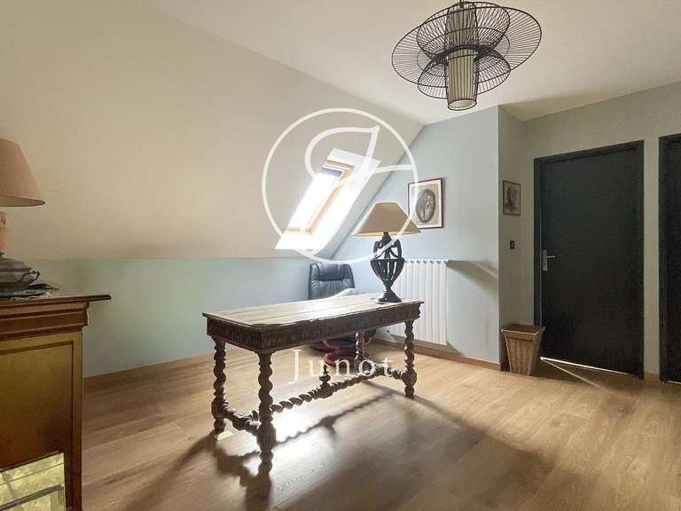 Maison Mérignies - 5 chambres - 220m²