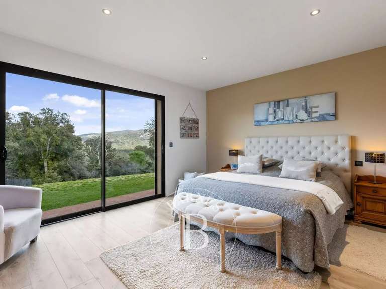 Maison Porto-Vecchio - 4 chambres - 229m²