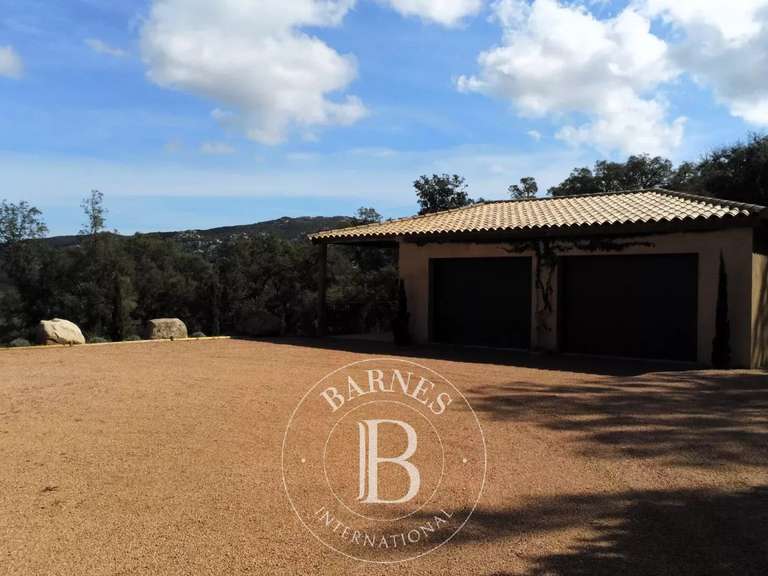 Maison Porto-Vecchio - 4 chambres - 229m²