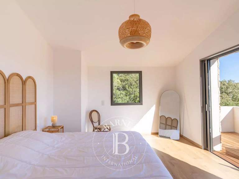 Maison Porto-Vecchio - 4 chambres - 180m²