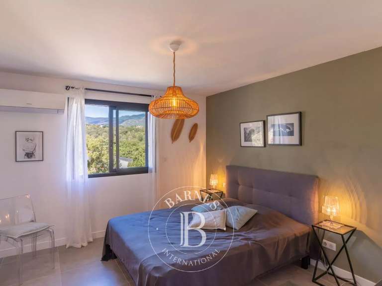Maison Porto-Vecchio - 5 chambres - 164m²