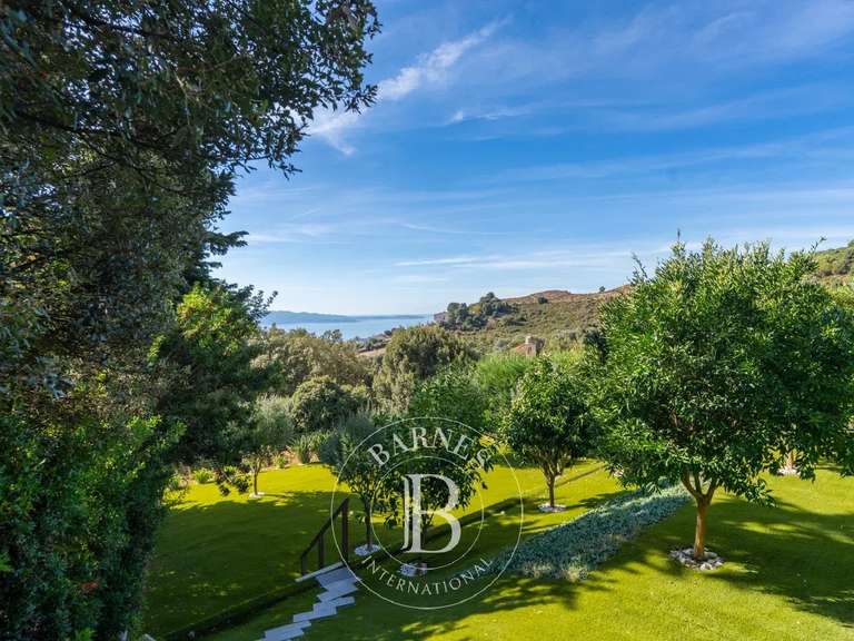Maison Ajaccio - 5 chambres - 227m²