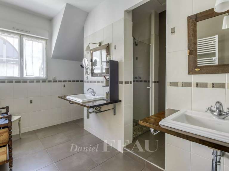 Maison Nantes Centre Ville - 6 chambres - 248m²