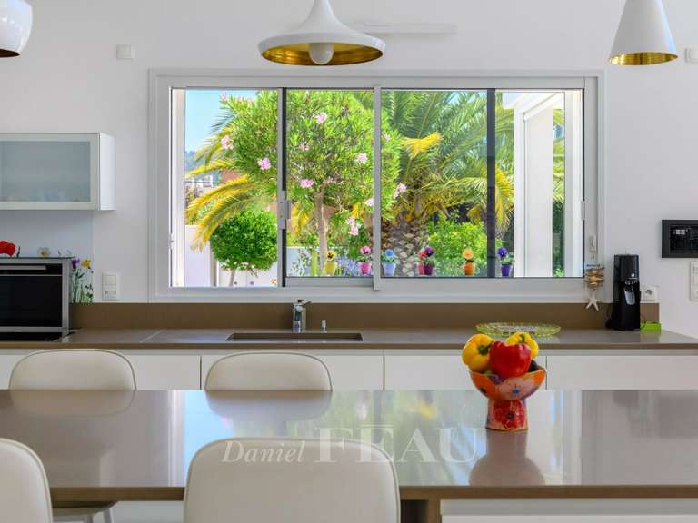 Maison Saint-Cyr-sur-Mer - 5 chambres - 371m²
