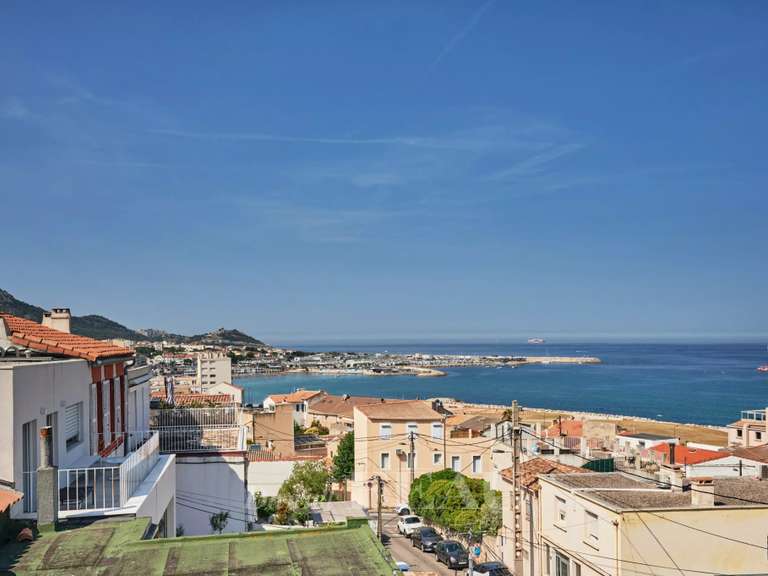 Maison Marseille 8e - 5 chambres - 186m²