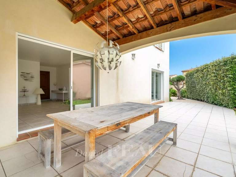House Saint-Cyr-sur-Mer - 4 bedrooms - 181m²
