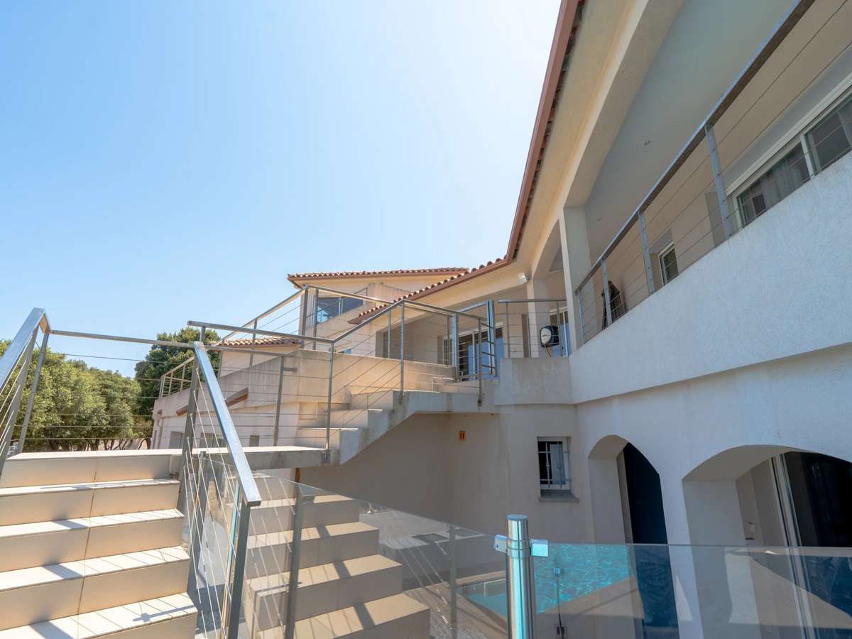 House Bonifacio