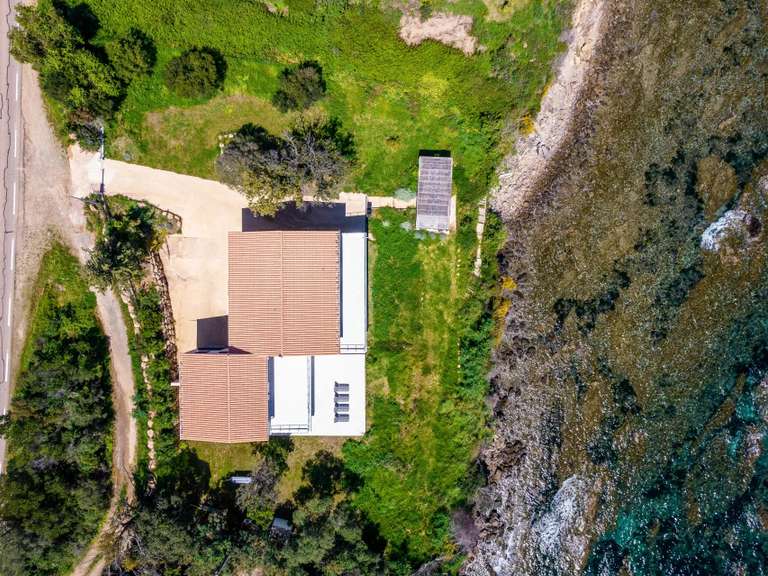 House with Sea view Sari-Solenzara - 4 bedrooms - 316m²