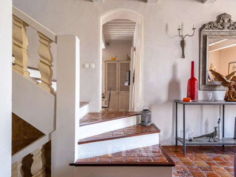 House Aix-en-Provence - 2 bedrooms - 291m²