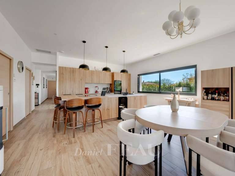 Maison Aix-en-Provence - 3 chambres - 169m²
